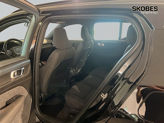 Volvo XC40 9 of 22