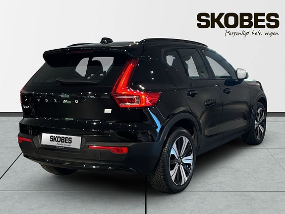 Volvo XC40 7 of 22