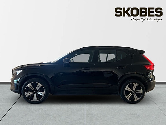 Volvo XC40 4 of 5