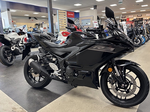 Yamaha YZF-R3 Midnight Black