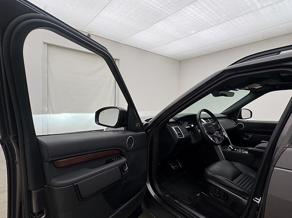 Land Rover Discovery 9 of 30