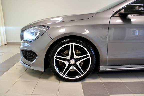 Mercedes-Benz CLA220 d 2 of 5