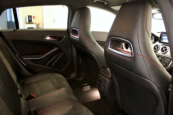 Mercedes-Benz CLA220 d 13 of 14