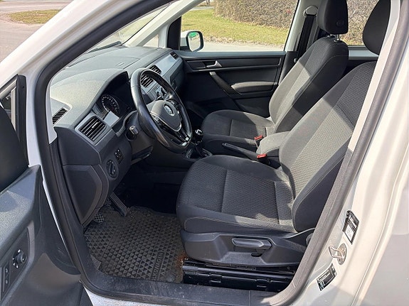 Volkswagen Caddy Maxi 4 of 5