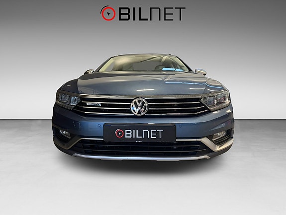 Volkswagen Passat Alltrack 6 of 19