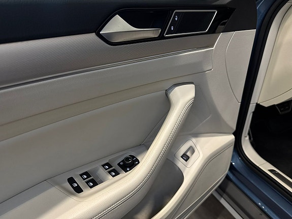 Volkswagen Passat Alltrack 10 of 19