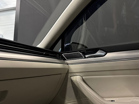 Volkswagen Passat Alltrack 15 of 19