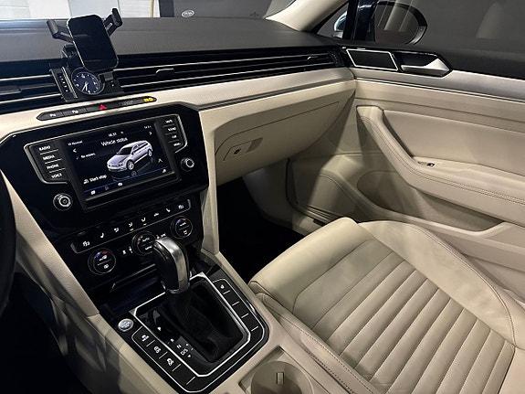 Volkswagen Passat Alltrack 19 of 19
