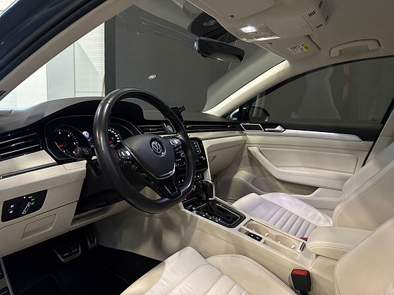 Volkswagen Passat Alltrack 7 of 19