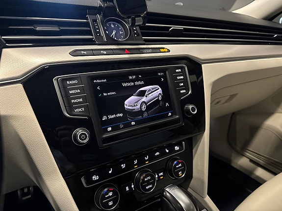 Volkswagen Passat Alltrack 18 of 19