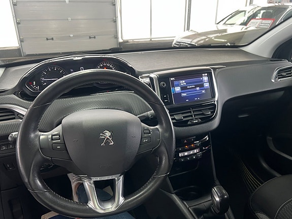 Peugeot 208 14 of 15