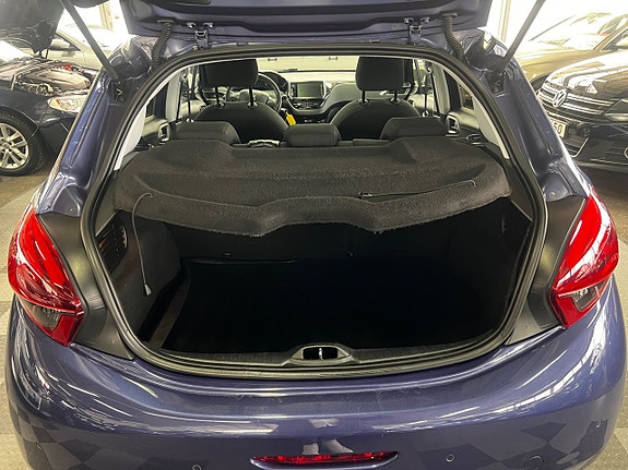 Peugeot 208 8 of 15