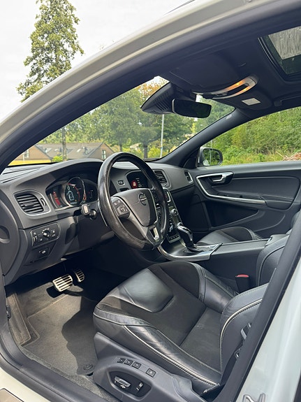 Volvo V60 4 of 7