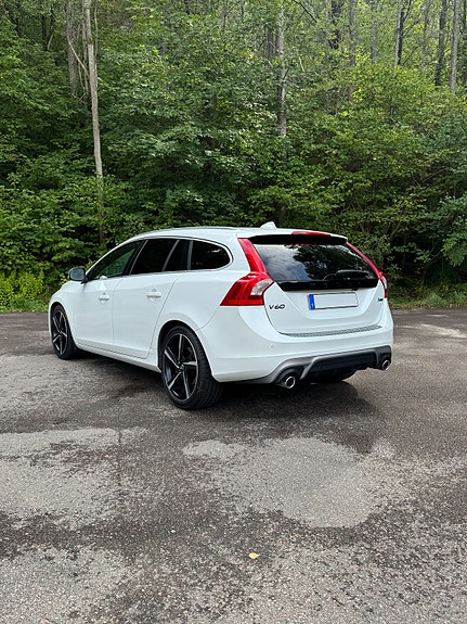 Volvo V60 3 of 7