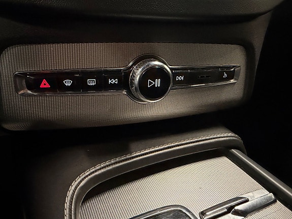Volvo XC90 12 of 23