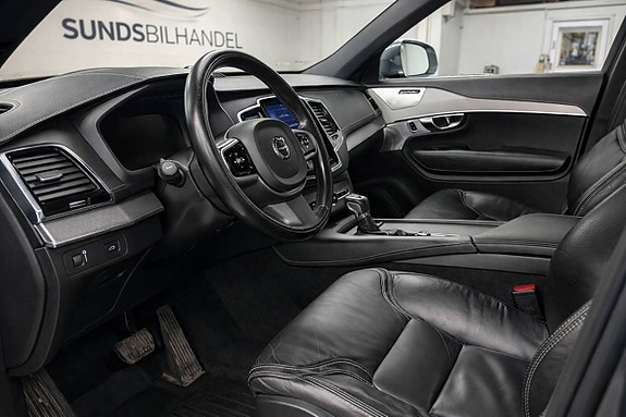 Volvo XC90 7 of 23