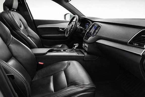 Volvo XC90 6 of 23