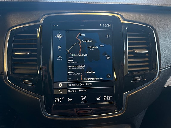 Volvo XC90 17 of 23
