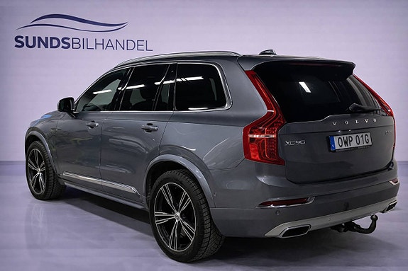 Volvo XC90 4 of 23