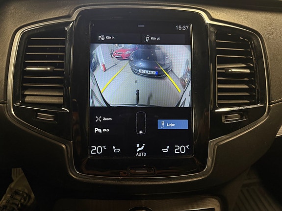 Volvo XC90 18 of 23