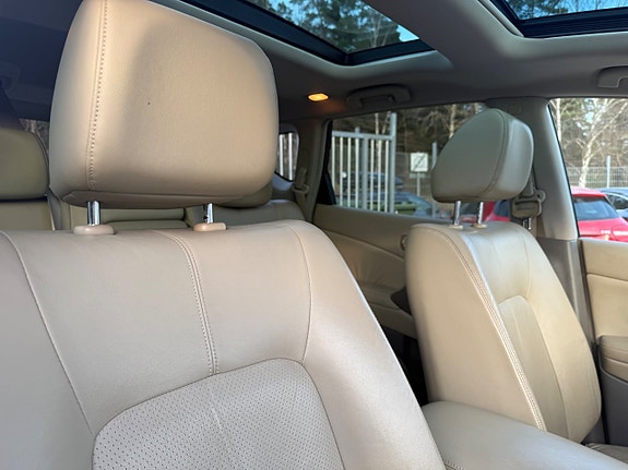 Nissan Murano 12 of 18