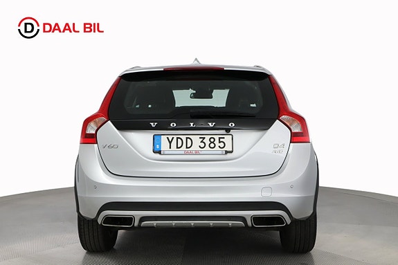 Volvo V60 Cross Country 7 of 23