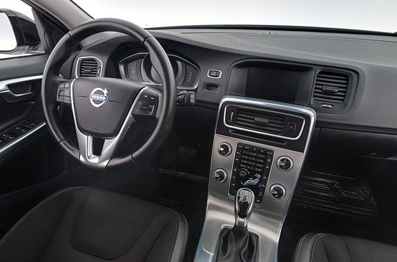 Volvo V60 Cross Country 14 of 23