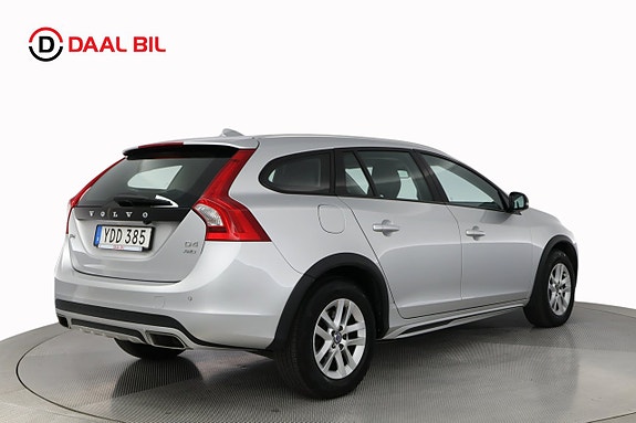 Volvo V60 Cross Country 6 of 23