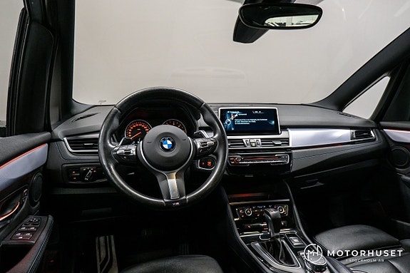 BMW 218 8 of 17