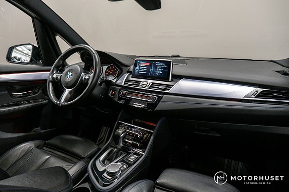 BMW 218 10 of 17