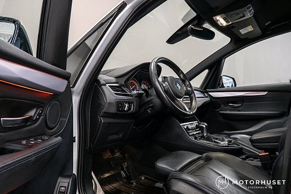BMW 218 7 of 17