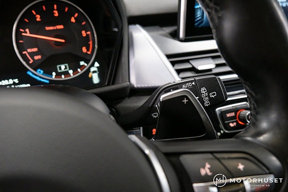 BMW 218 15 of 17