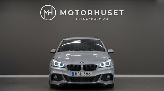 BMW 218 2 of 17