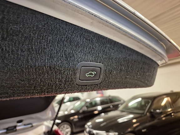 Volvo XC60 15 of 18