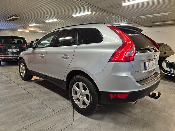 Volvo XC60 6 of 18
