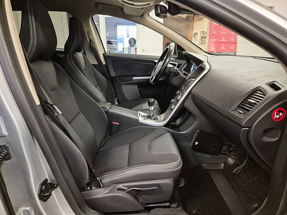 Volvo XC60 12 of 18