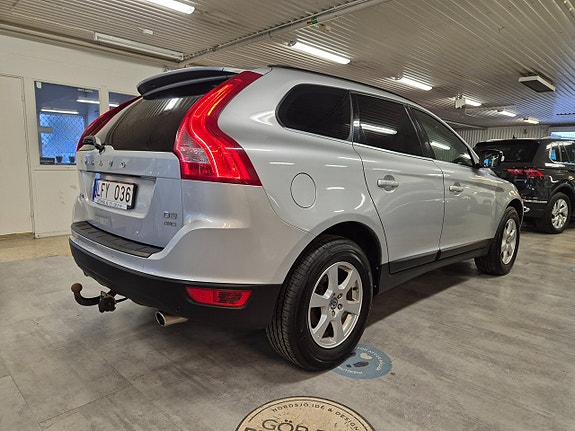 Volvo XC60 4 of 5
