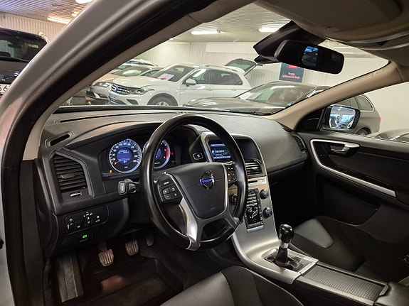 Volvo XC60 9 of 18