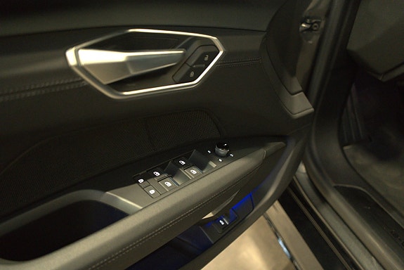 Audi e-tron GT 10 of 15