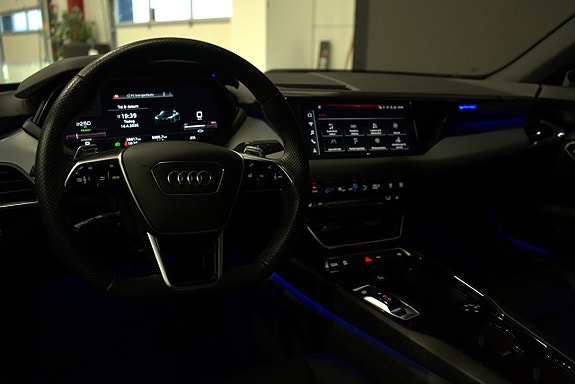 Audi e-tron GT 15 of 15