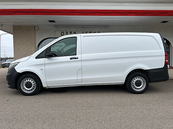 Mercedes-Benz Vito 111 2 of 5