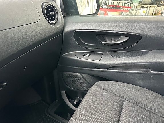 Mercedes-Benz Vito 111 12 of 25