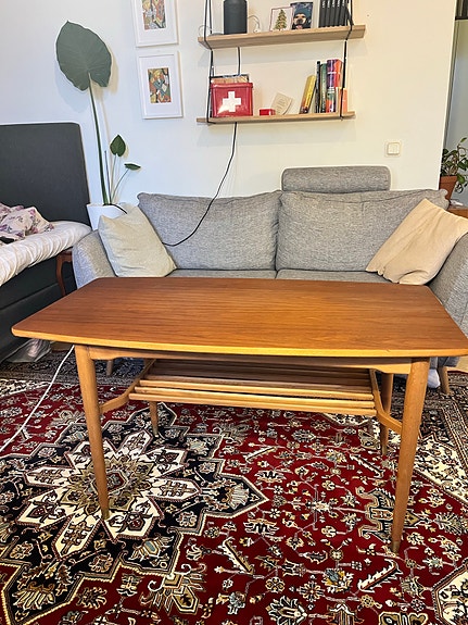 Soffbord i teak. DANSK DESIGN