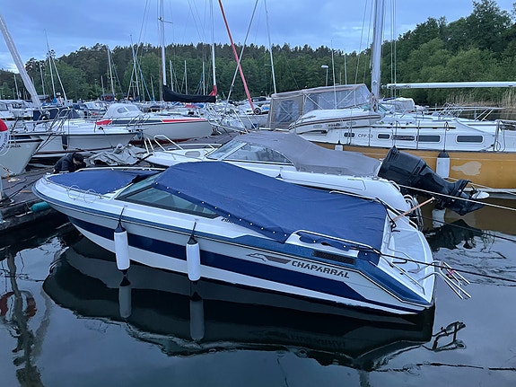 Chaparral 2100 SX V8 5.0 – sportig och rymlig bowrider i fint skick 3 of 5