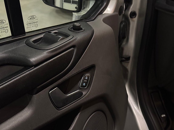 Ford Transit Custom 18 of 20