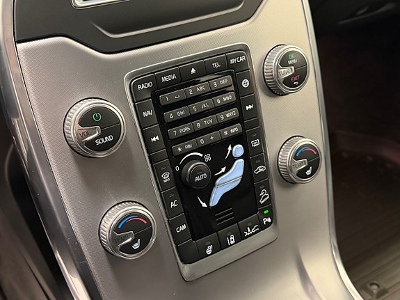 Volvo XC70 21 of 28