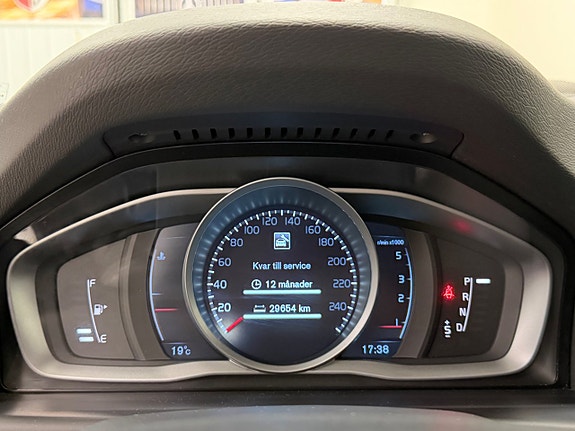 Volvo XC70 14 of 28