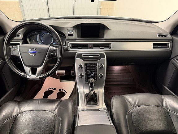 Volvo XC70 12 of 28