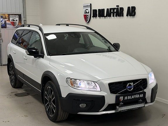 Volvo XC70 3 of 28