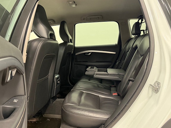 Volvo XC70 23 of 28